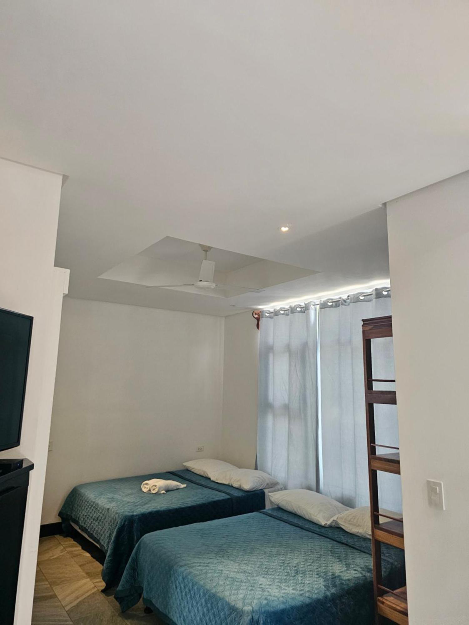 Pura Vida Apartments Quepos Cameră foto