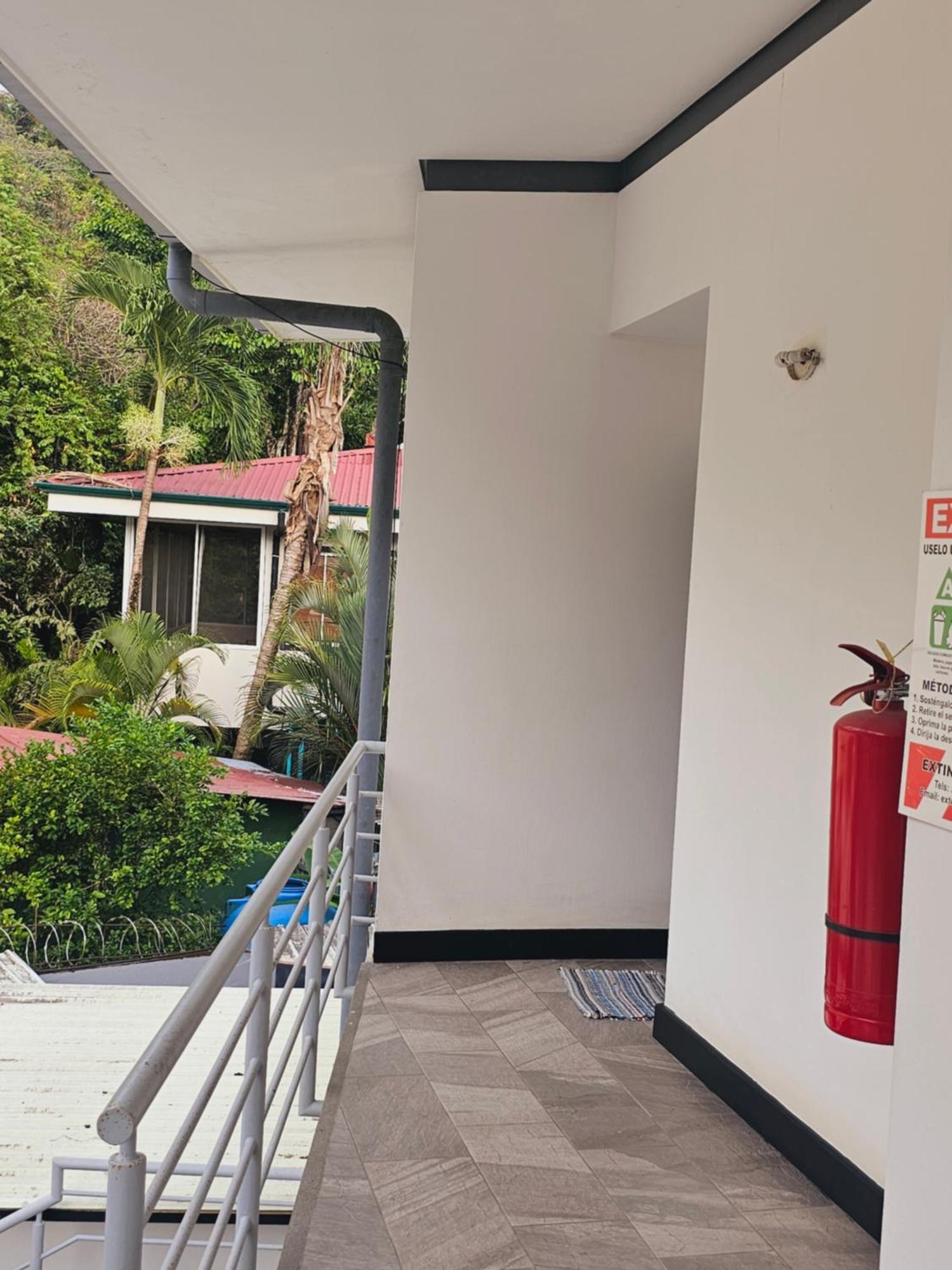 Pura Vida Apartments Quepos Cameră foto